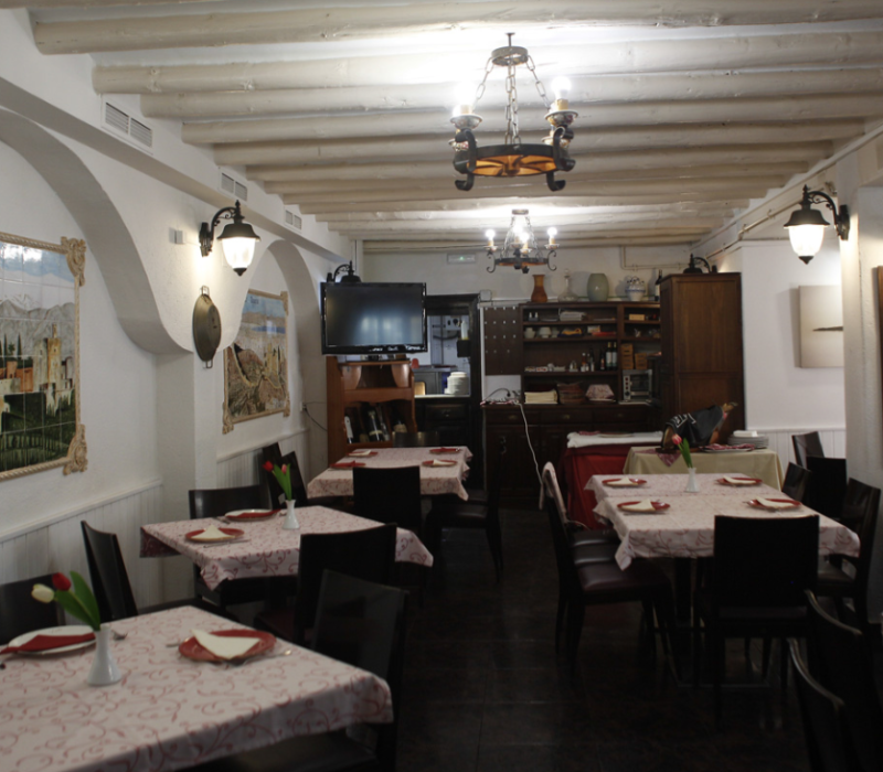 Espacios tradicionales mesas de Restaurante La Alpujarra